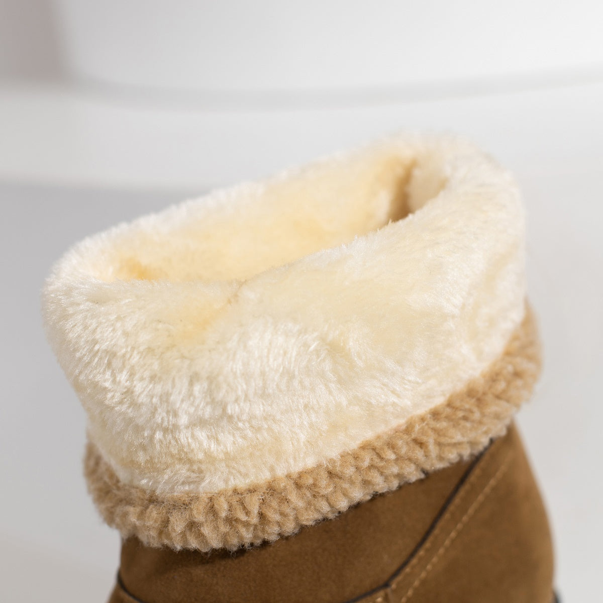 Step into cozy luxury with these warm faux fur-lined women's boots! -