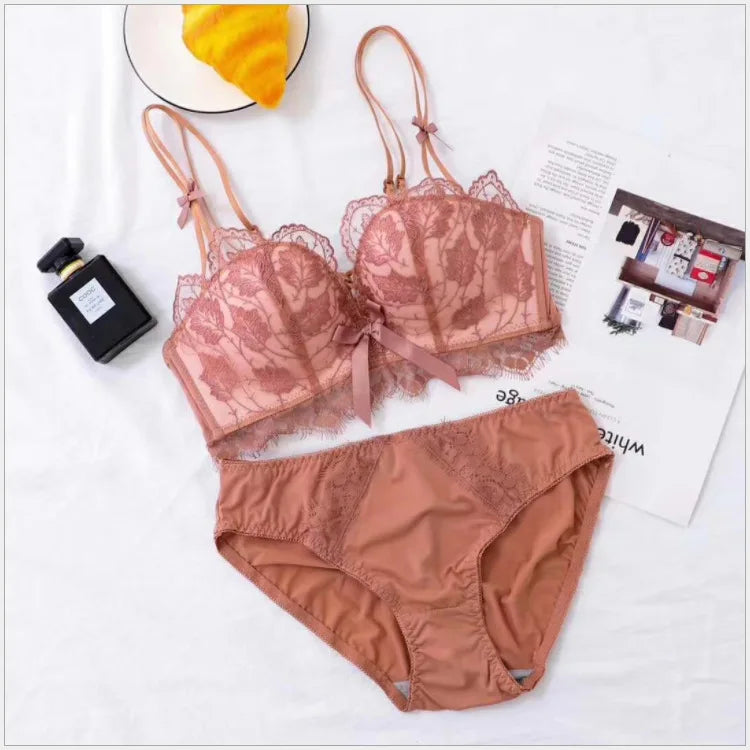 Women Lace Bra & Underwear Set (wireless padded) -