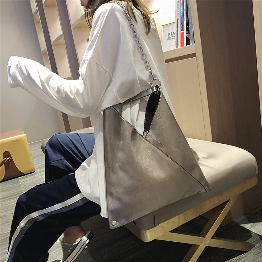 Make a statement with these luxurious fashion leather handbags for women. These handbags exude elegance and style, perfect for adding a touch of sophistication to any outfit! -