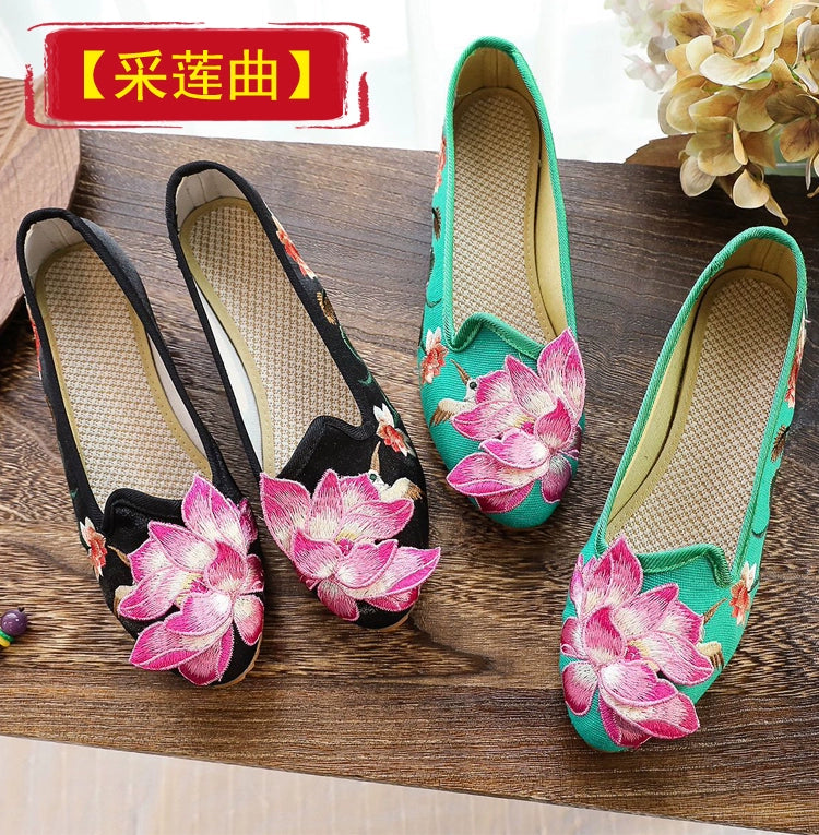 One Pedal Stereo Retro Inner Height Increase Embroidered Cotton Shoes -