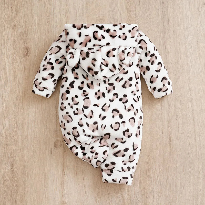 Keep your little ones stylish and cozy this spring with these leopard print flannel clothes—adorable cartoon designs great for baby boys and girls aged 0-18 months! -