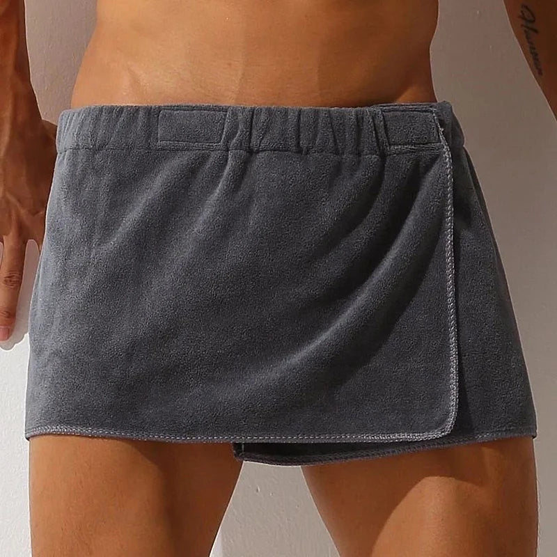 Stay cozy and hands-free with this men's wearable bath towel—comfort meets convenience! -