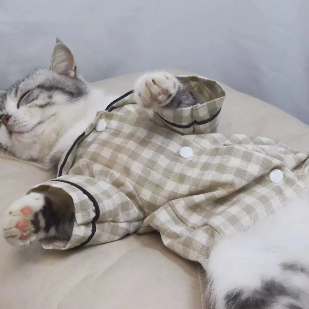 Keep your pets looking fashionable with this cute and elegant pet clothing—perfect for pet parties and special occasions, ensuring your furry friends are dressed to impress! -