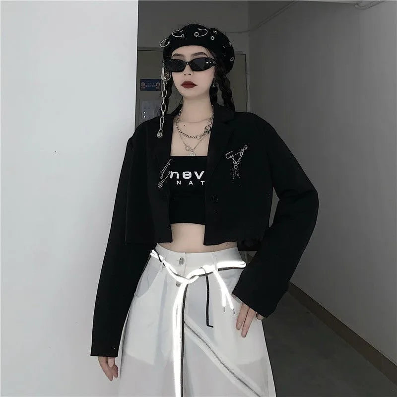 Make a statement with these loose-fit blazers for women featuring trendy chain designs—fashion-forward and effortlessly chic! -