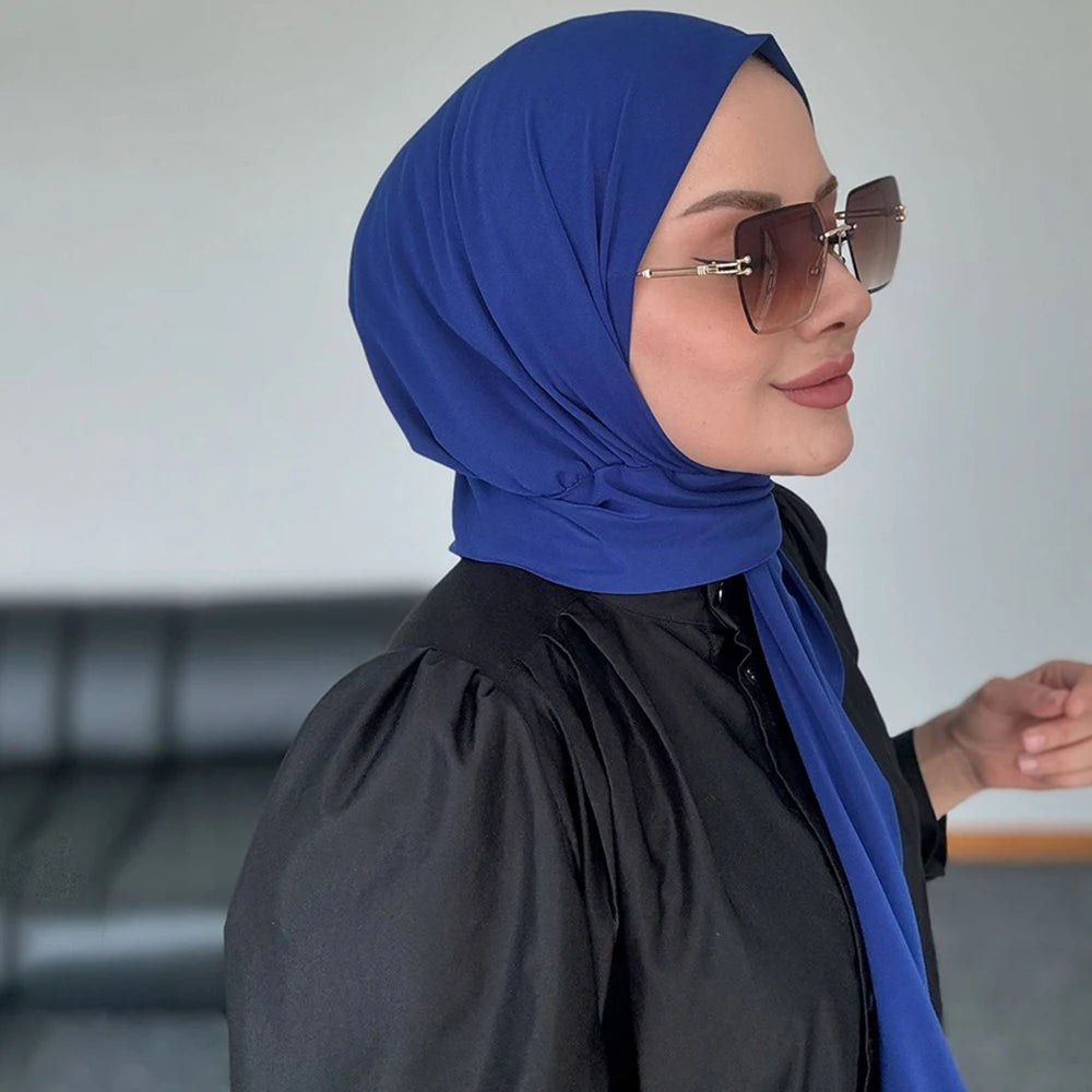 Experience effortless style and full coverage with this ready-to-wear instant hijab—featuring a secure fastener design, perfect for Muslim women seeking comfort and elegance! -