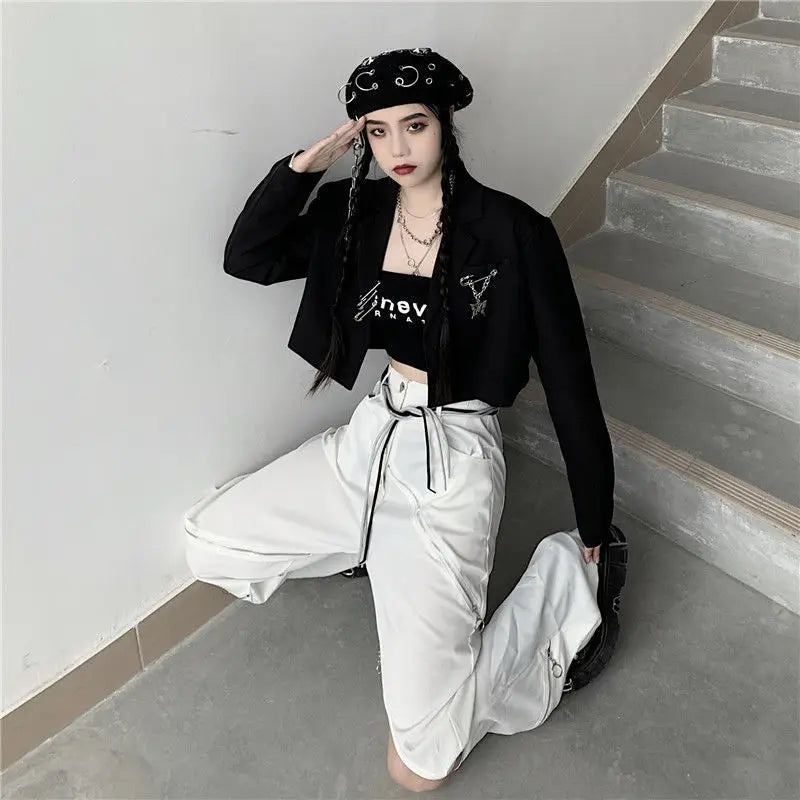 Make a statement with these loose-fit blazers for women featuring trendy chain designs—fashion-forward and effortlessly chic! -