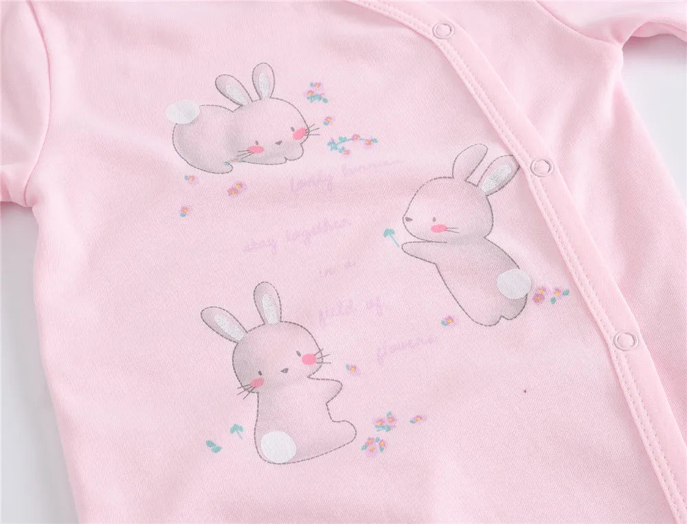 Keep your baby girl cozy this autumn with long a sleeve romper—featuring a cute rabbit design and soft cotton fabric, perfect for ages 0-12 months! -