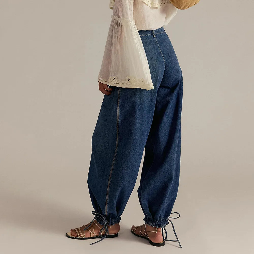 Own the streets this autumn with these high-waist baggy denim jeans for women—stylish streetwear with ultimate comfort! -