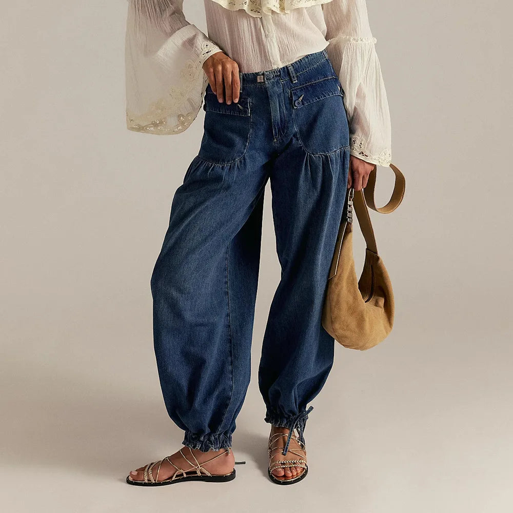 Own the streets this autumn with these high-waist baggy denim jeans for women—stylish streetwear with ultimate comfort! -