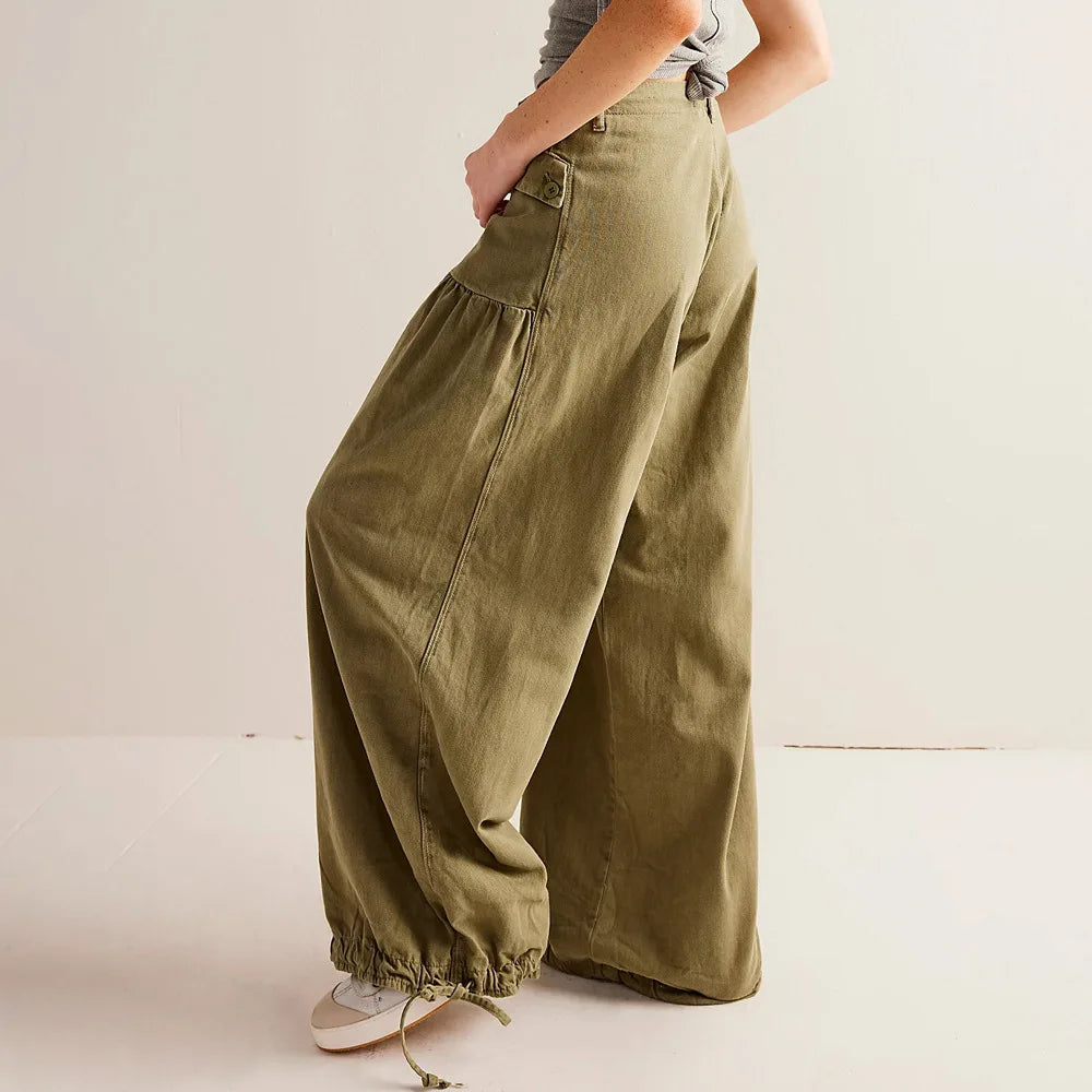 Own the streets this autumn with these high-waist baggy denim jeans for women—stylish streetwear with ultimate comfort! -