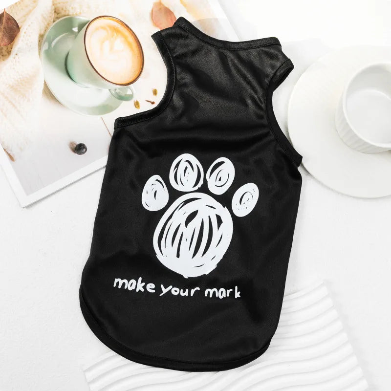 Keep your furry friends stylish and comfortable with these adorable pet clothes designed for dogs and cats. Perfect for adding a touch of fashion to your pet's wardrobe! -