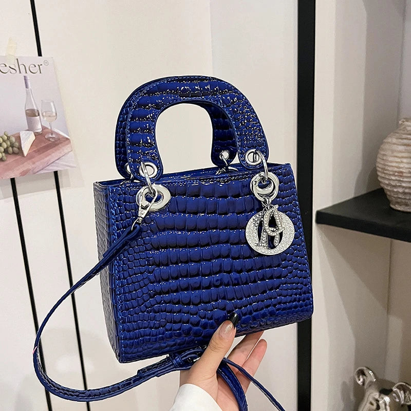 Make a style statement with this fashionable business tote bag designed for women. Featuring a touch of luxury, this bag is the perfect accessory to complement your professional look while adding a touch of elegance and sophistication. -
