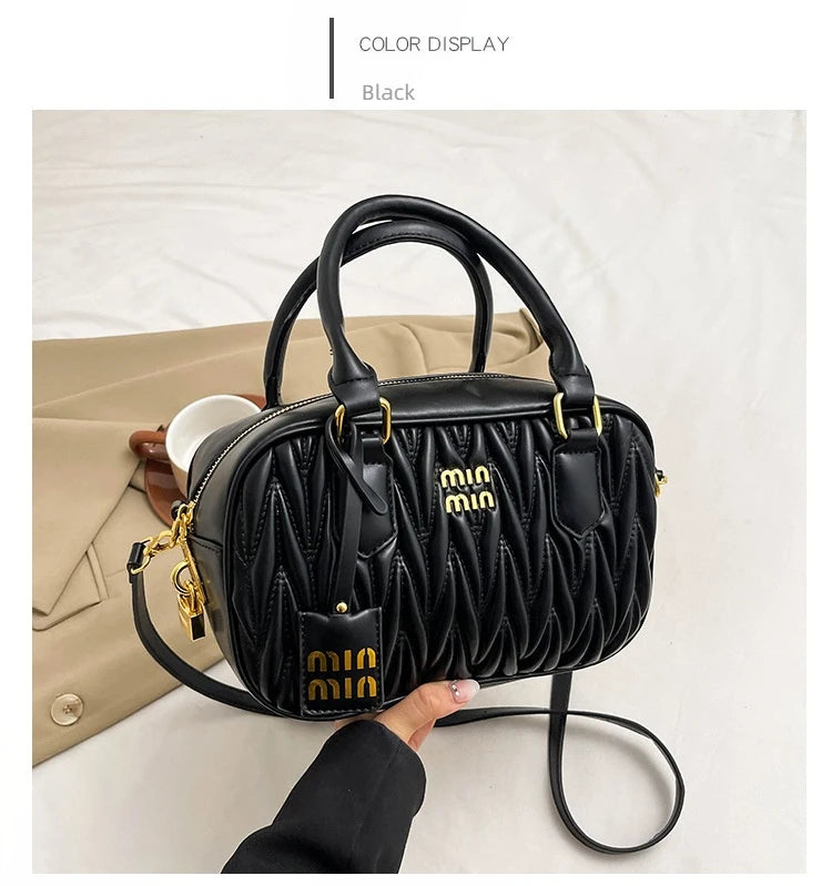 Stay stylish and organized with this new women's small square bag. With a versatile design that allows for multiple carrying options, this crossbody tote is perfect for daily use, providing both fashion and functionality in one chic accessory. -
