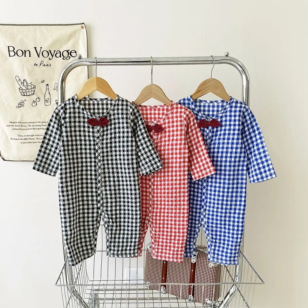 Keep your baby boy comfy and stylish with these cotton long sleeve rompers—perfect for toddlers aged 0-1 year! -