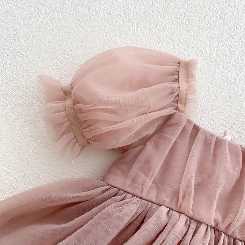Dress your toddler in sweet style with this new baby lace dress featuring a big bowknot and short sleeves—perfect for special occasions! -