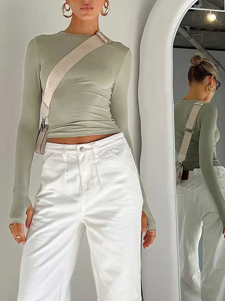 Upgrade your casual look with this fashionable women's long sleeve crew neck t-shirt—a versatile and stylish addition to your wardrobe! -