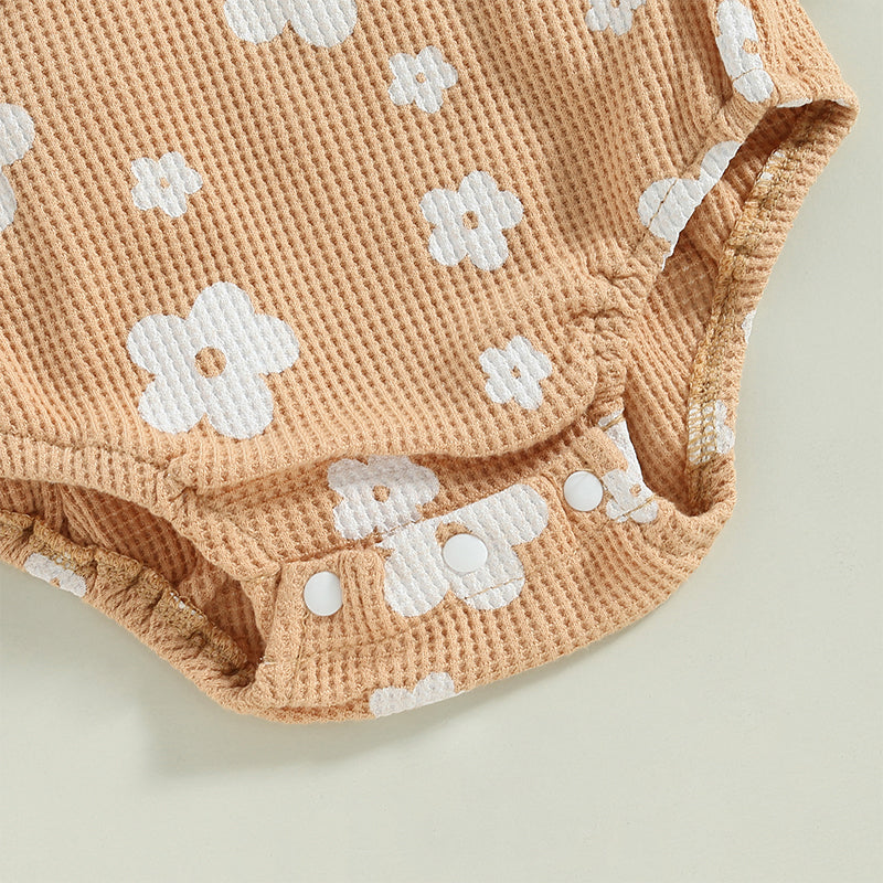 Keep your baby girl stylish and comfortable with this casual floral print suspender jumpsuit set—perfect for infants and newborns 0-18M! -