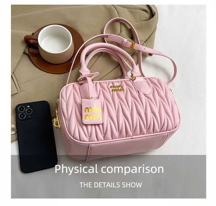 Stay stylish and organized with this new women's small square bag. With a versatile design that allows for multiple carrying options, this crossbody tote is perfect for daily use, providing both fashion and functionality in one chic accessory. -