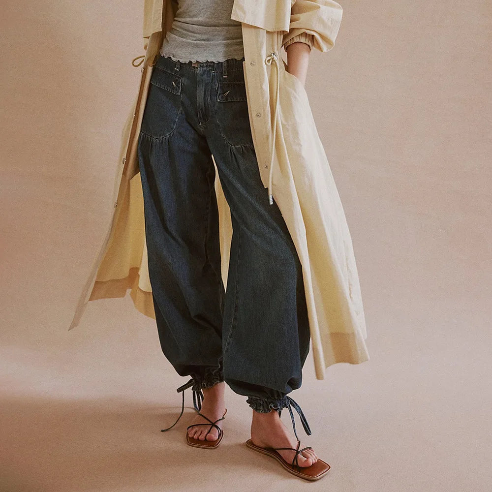 Own the streets this autumn with these high-waist baggy denim jeans for women—stylish streetwear with ultimate comfort! -