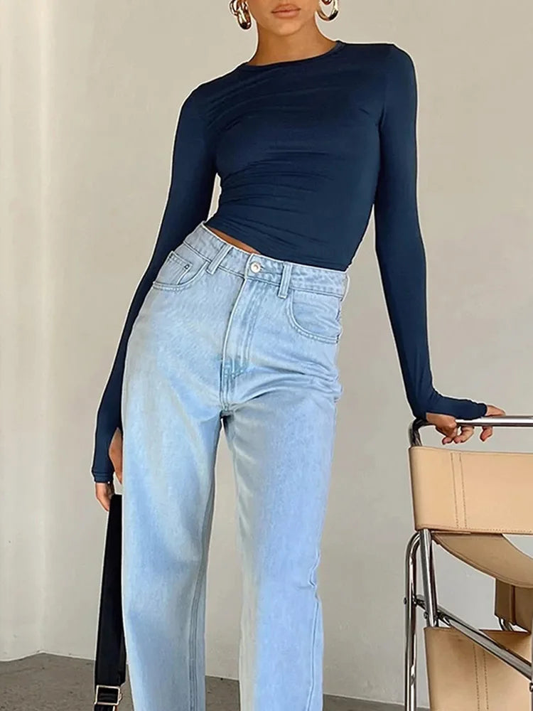 Upgrade your casual look with this fashionable women's long sleeve crew neck t-shirt—a versatile and stylish addition to your wardrobe! -