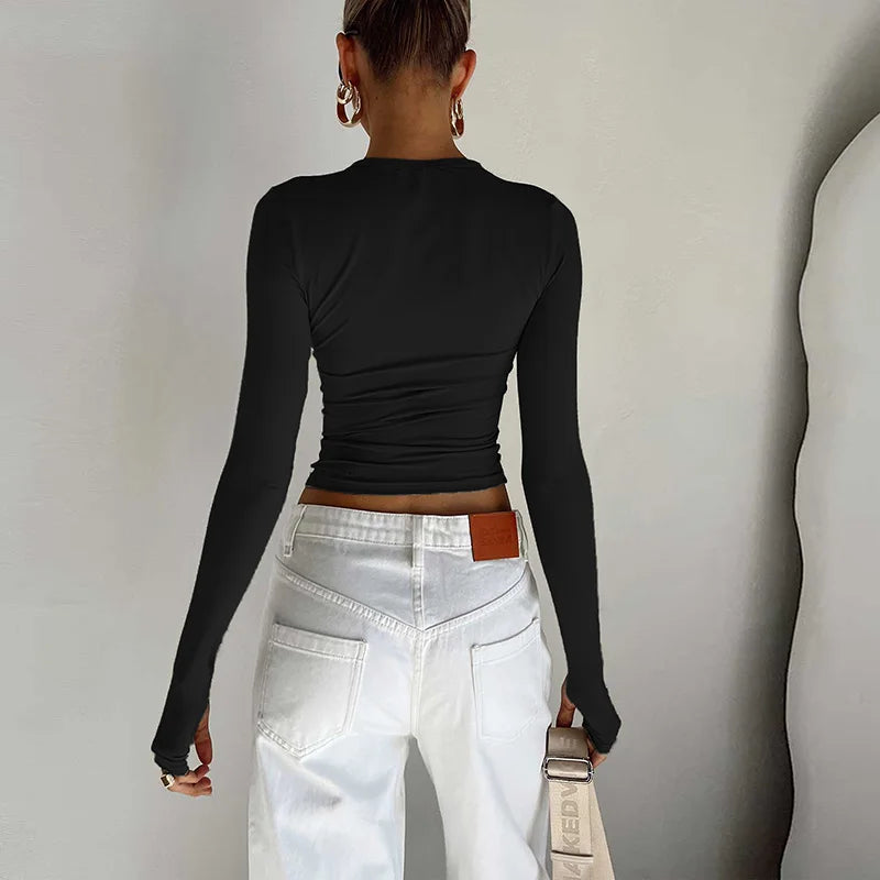 Upgrade your casual look with this fashionable women's long sleeve crew neck t-shirt—a versatile and stylish addition to your wardrobe! -