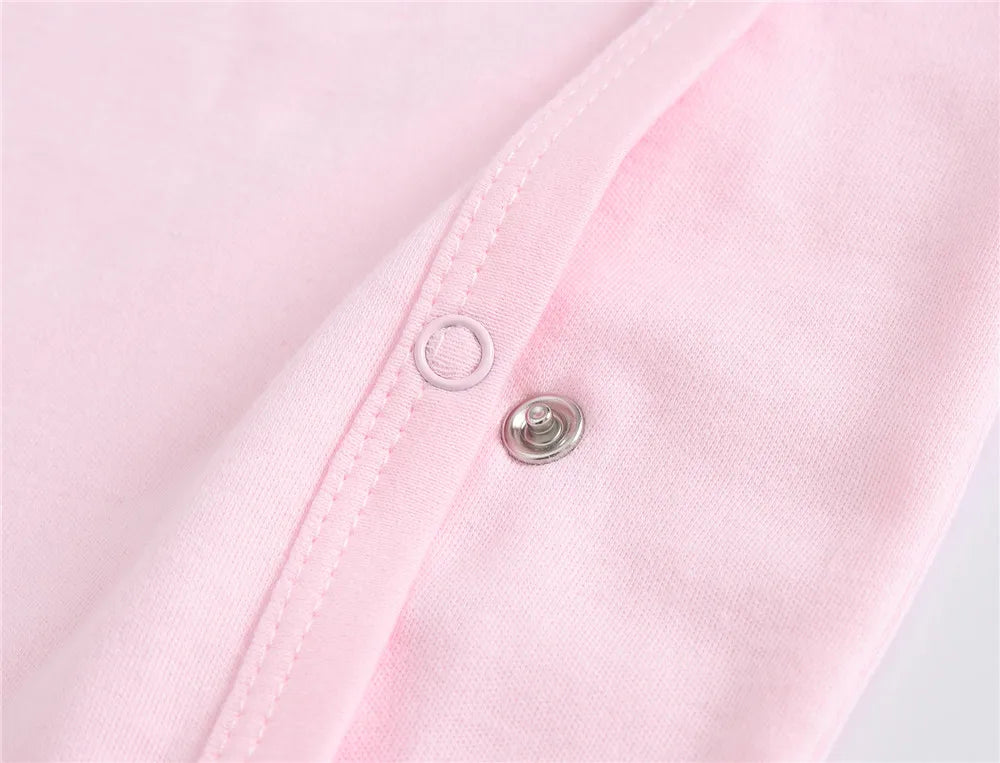 Keep your baby girl cozy this autumn with long a sleeve romper—featuring a cute rabbit design and soft cotton fabric, perfect for ages 0-12 months! -