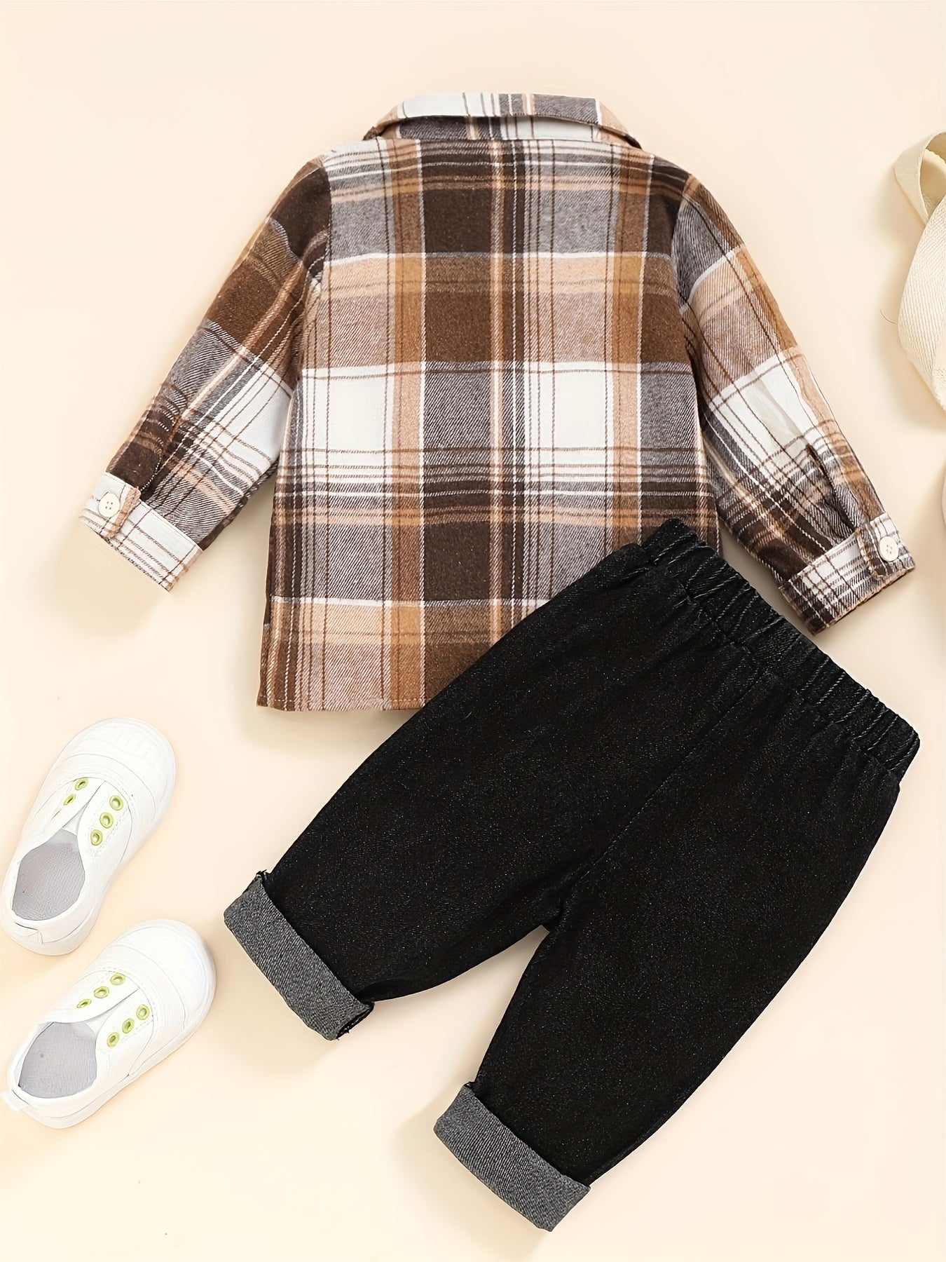 Dress him up in style with this boy's casual plaid button-up shirt and ripped denim pants set—cool and comfy! -