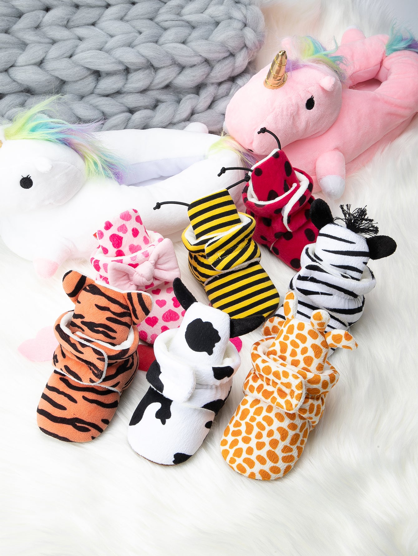Keep tiny toes cozy with these newborn baby animal fleece socks-shoes—perfect for autumn and winter snuggles! -