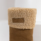 Step into cozy luxury with these warm faux fur-lined women's boots! -