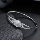 Elegant And Sophisticated Zirconia Bracelet With A Trendy And Minimalist Design, Exuding A Sense Of Luxury And Fashion. -