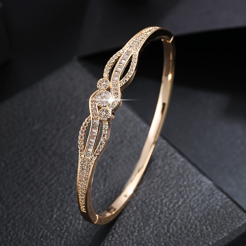 Women's Elegant Golden-Tone Bracelet - Interlocking Loop Design with Sparkling Accent Stones, Everyday & Party Jewelry for Formal Casual Outfits - Year-Round Luxury Accessory, Synthetic Zirconia Stone Embellishments, Highend -