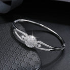 Elegant And Sophisticated Zirconia Bracelet With A Trendy And Minimalist Design, Exuding A Sense Of Luxury And Fashion. -