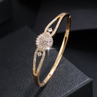 Elegant And Sophisticated Zirconia Bracelet With A Trendy And Minimalist Design, Exuding A Sense Of Luxury And Fashion. -