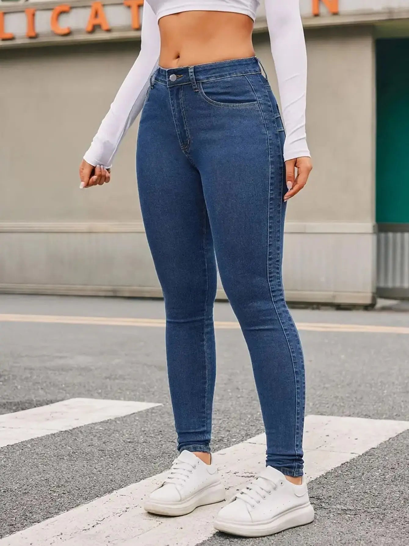 Women's Skinny Shaping Jeans -