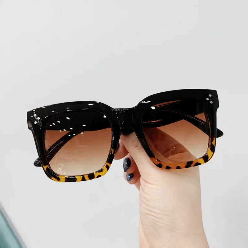 Oversized Square Sunglasses (Woman) -
