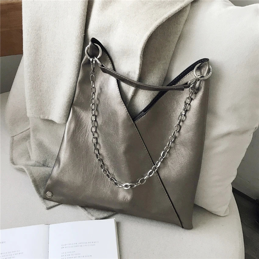Make a statement with these luxurious fashion leather handbags for women. These handbags exude elegance and style, perfect for adding a touch of sophistication to any outfit! -