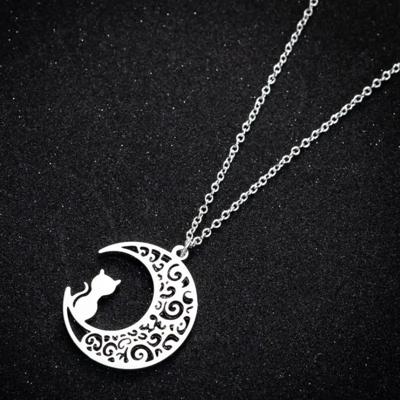 Simple Long Necklace with Arrow Pendant -