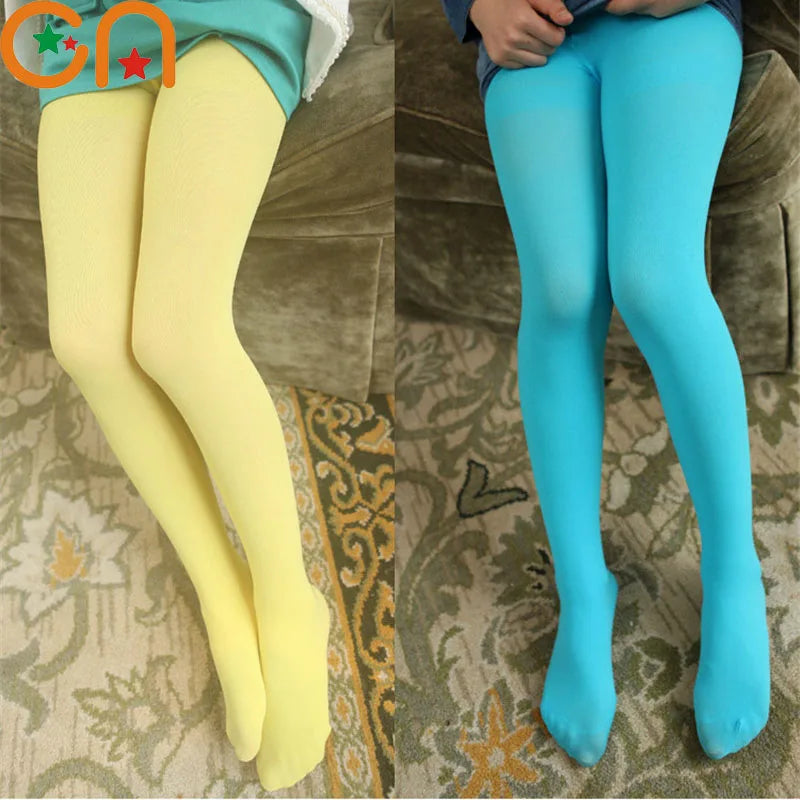 Help your little dancer shine on stage with these ballet dance pantyhose for children—designed for comfort and flexibility for their performances. -