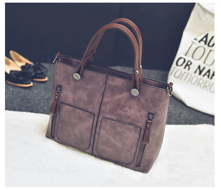 Make a statement with these luxurious handbags for women, crafted from leather and designed to be worn as shoulder bags. Elevate your style with these sac de luxe femme accessories, perfect for a chic and sophisticated look! -
