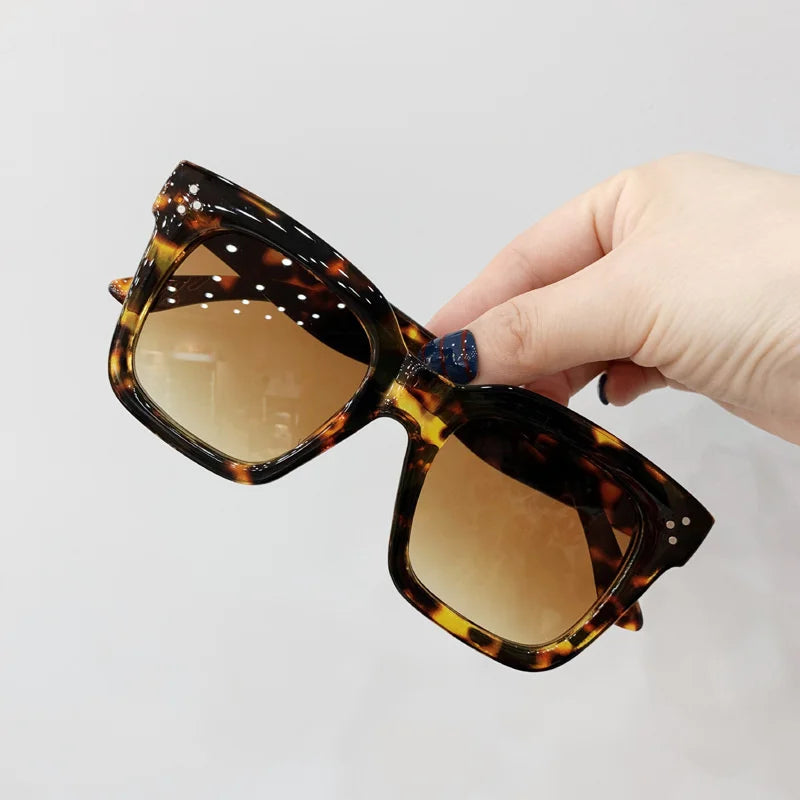 Oversized Square Sunglasses (Woman) -