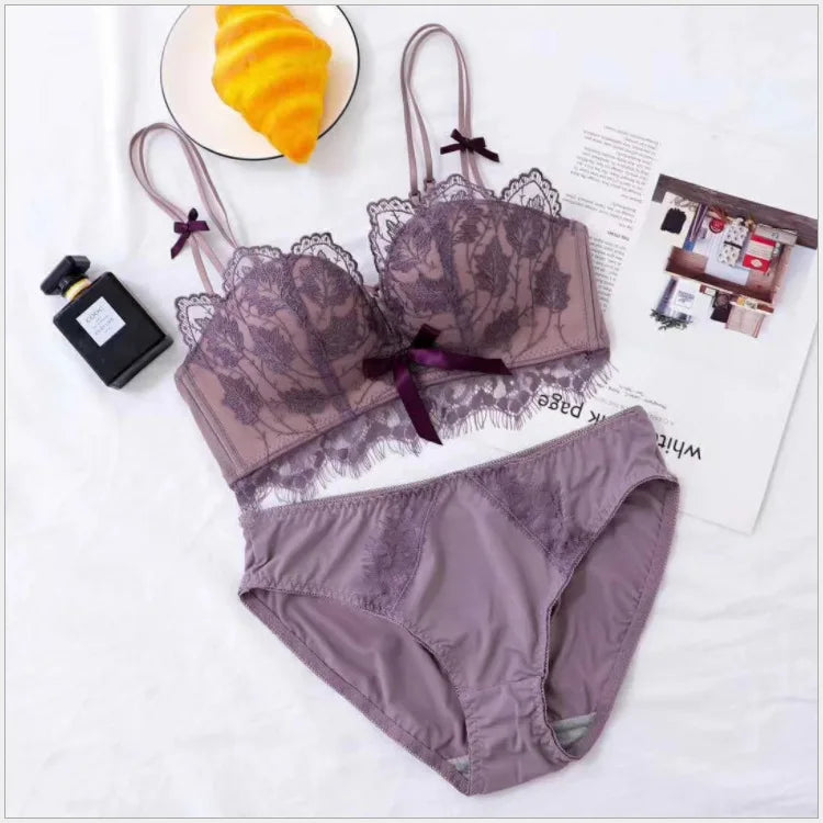 Women Lace Bra & Underwear Set (wireless padded) -