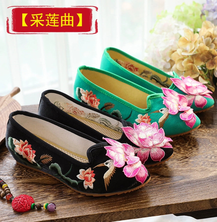 One Pedal Stereo Retro Inner Height Increase Embroidered Cotton Shoes -