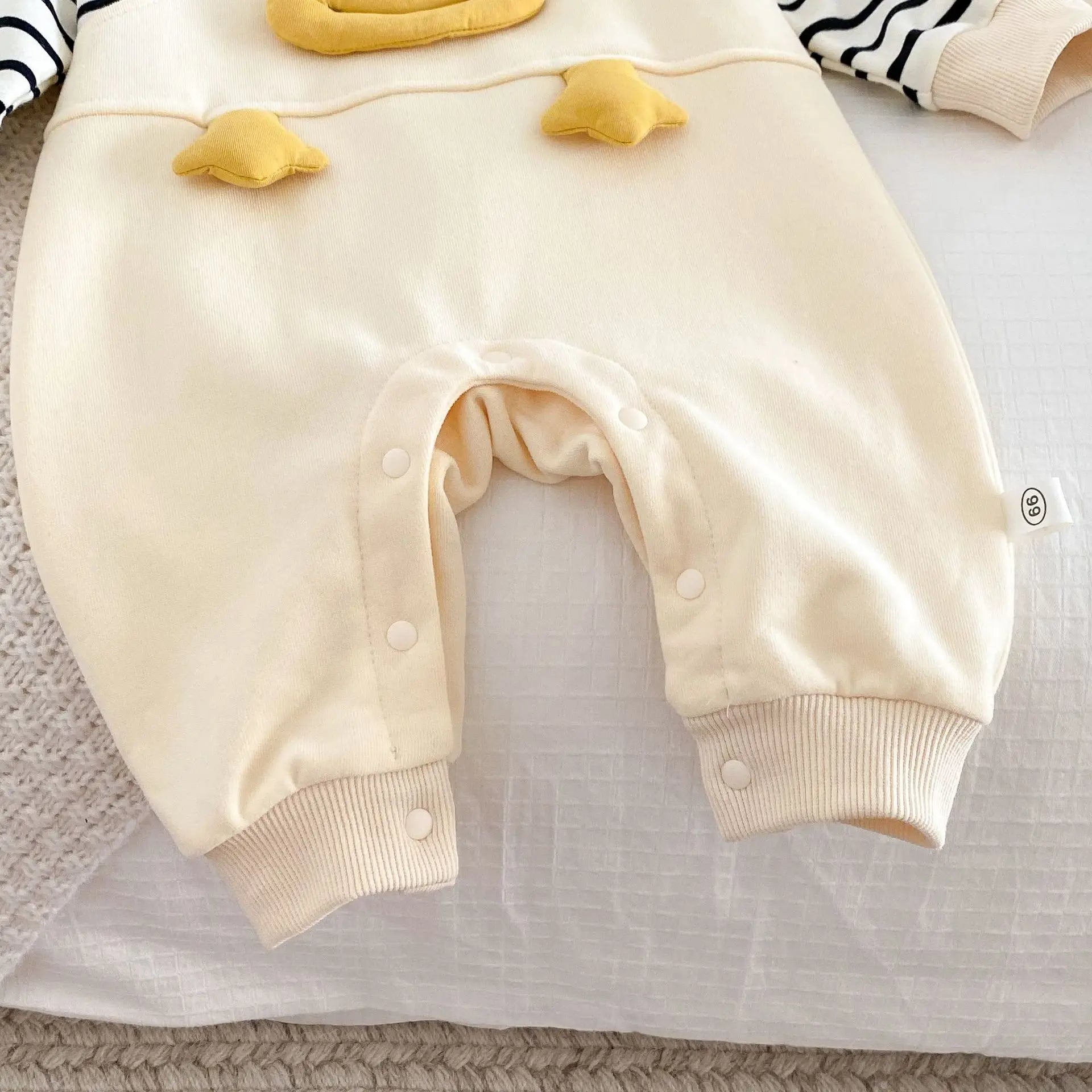 Keep your little one comfy and adorable with these baby rompers—cute jumpsuits perfect for babies aged 0-2 years! -