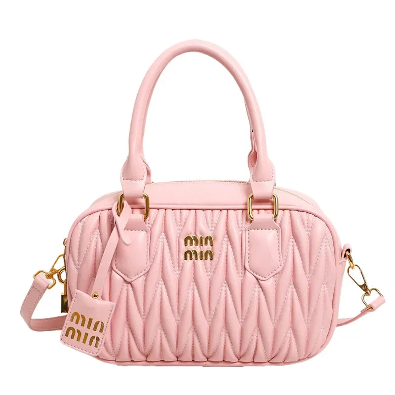 Stay stylish and organized with this new women's small square bag. With a versatile design that allows for multiple carrying options, this crossbody tote is perfect for daily use, providing both fashion and functionality in one chic accessory. -