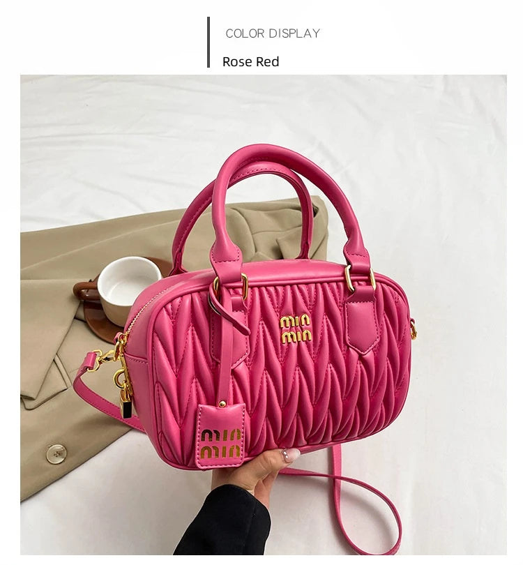 Stay stylish and organized with this new women's small square bag. With a versatile design that allows for multiple carrying options, this crossbody tote is perfect for daily use, providing both fashion and functionality in one chic accessory. -