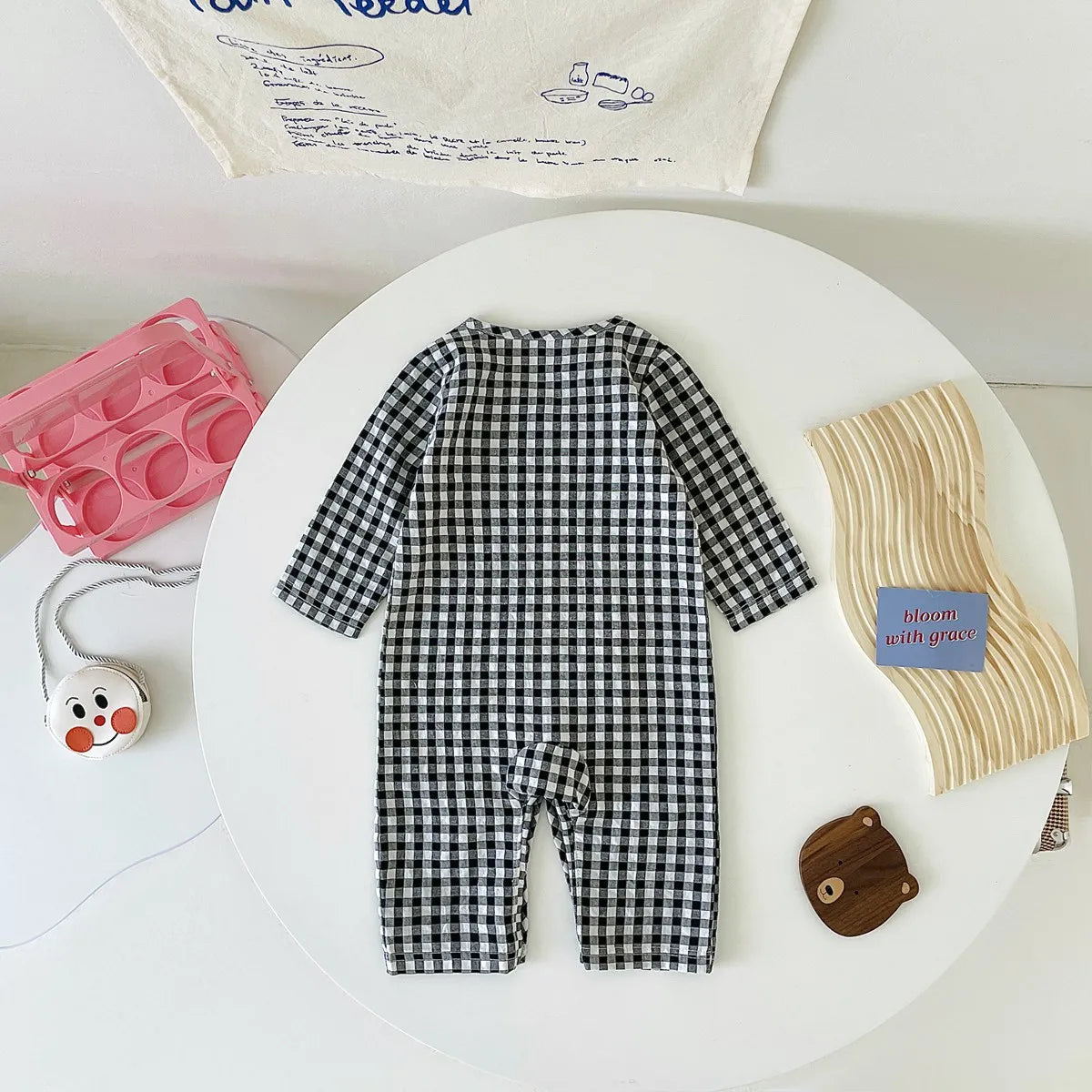 Keep your baby boy comfy and stylish with these cotton long sleeve rompers—perfect for toddlers aged 0-1 year! -