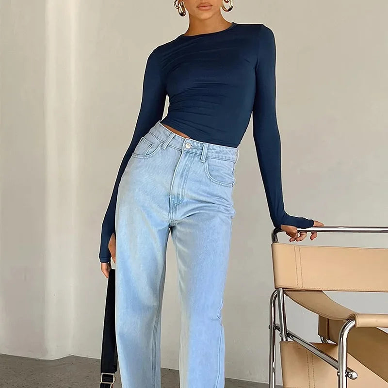 Upgrade your casual look with this fashionable women's long sleeve crew neck t-shirt—a versatile and stylish addition to your wardrobe! -