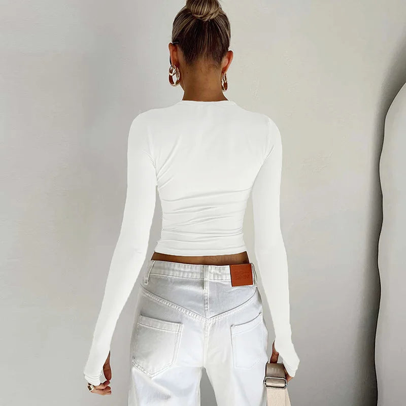 Upgrade your casual look with this fashionable women's long sleeve crew neck t-shirt—a versatile and stylish addition to your wardrobe! -