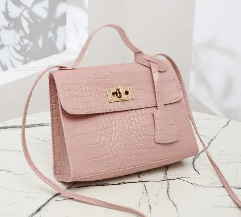 This set of women's bags combines both style and functionality with a blend of elegant messenger and handbag designs. Perfect for carrying your essentials stylishly and efficiently, this set offers the best of both worlds in one chic collection. -