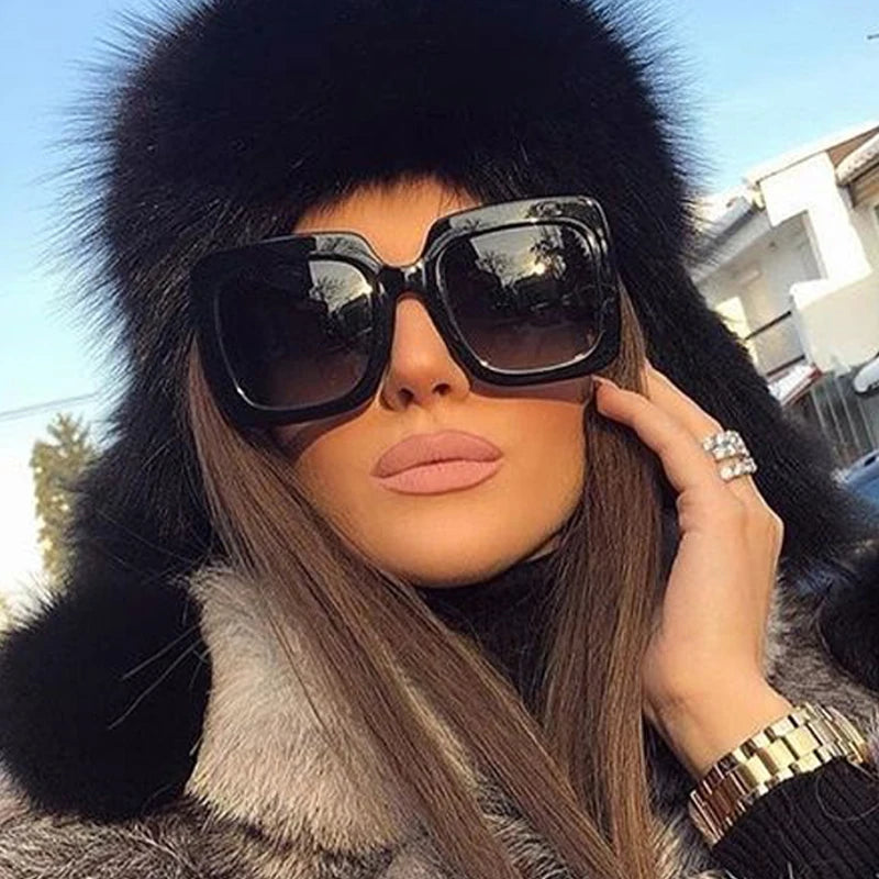 Oversized Sun Glasses (Female) -
